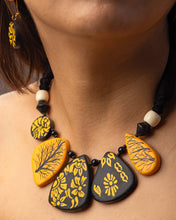 Load image into Gallery viewer, HOK Dark Forest Geometric Necklace