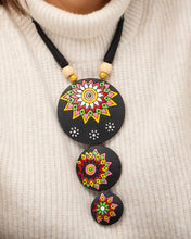 Load image into Gallery viewer, HOK Forest Flower Necklace
