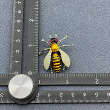 Load image into Gallery viewer, Enamel Yellow Bee Brooch