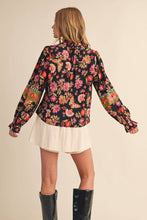 Load image into Gallery viewer, EXCLUSIVE FLORAL BORDER PRINT TOP WITH FLORAL TRIM MTP4097