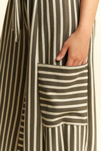 Load image into Gallery viewer, PLUS SIZE - STRIPE WIDE LEG PANTS