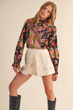 Load image into Gallery viewer, EXCLUSIVE FLORAL BORDER PRINT TOP WITH FLORAL TRIM MTP4097