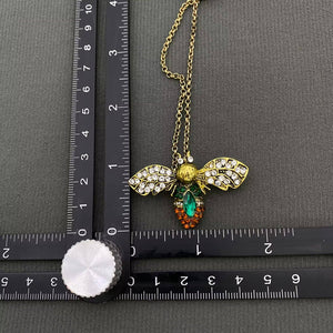 Vintage Look Rhinestone Bee Brooch with Pin Closure