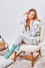 Load image into Gallery viewer, Pansy Eucalyptus Scent Cozy Crew Sock